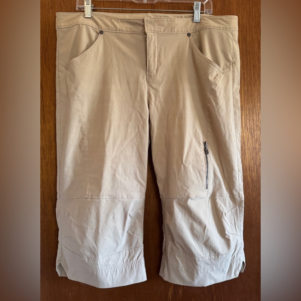 Athleta Capri Pants Sz 16